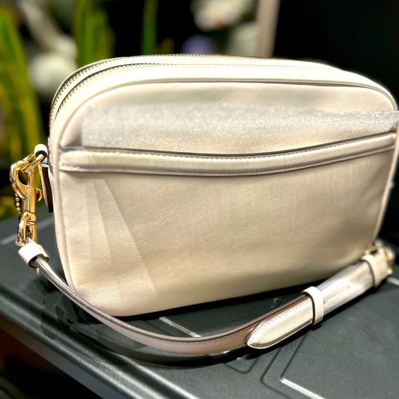 Coach Jes off-white Leather Double Zipper Crossbody Bag Silver Hardware New - Picture 2 of 5